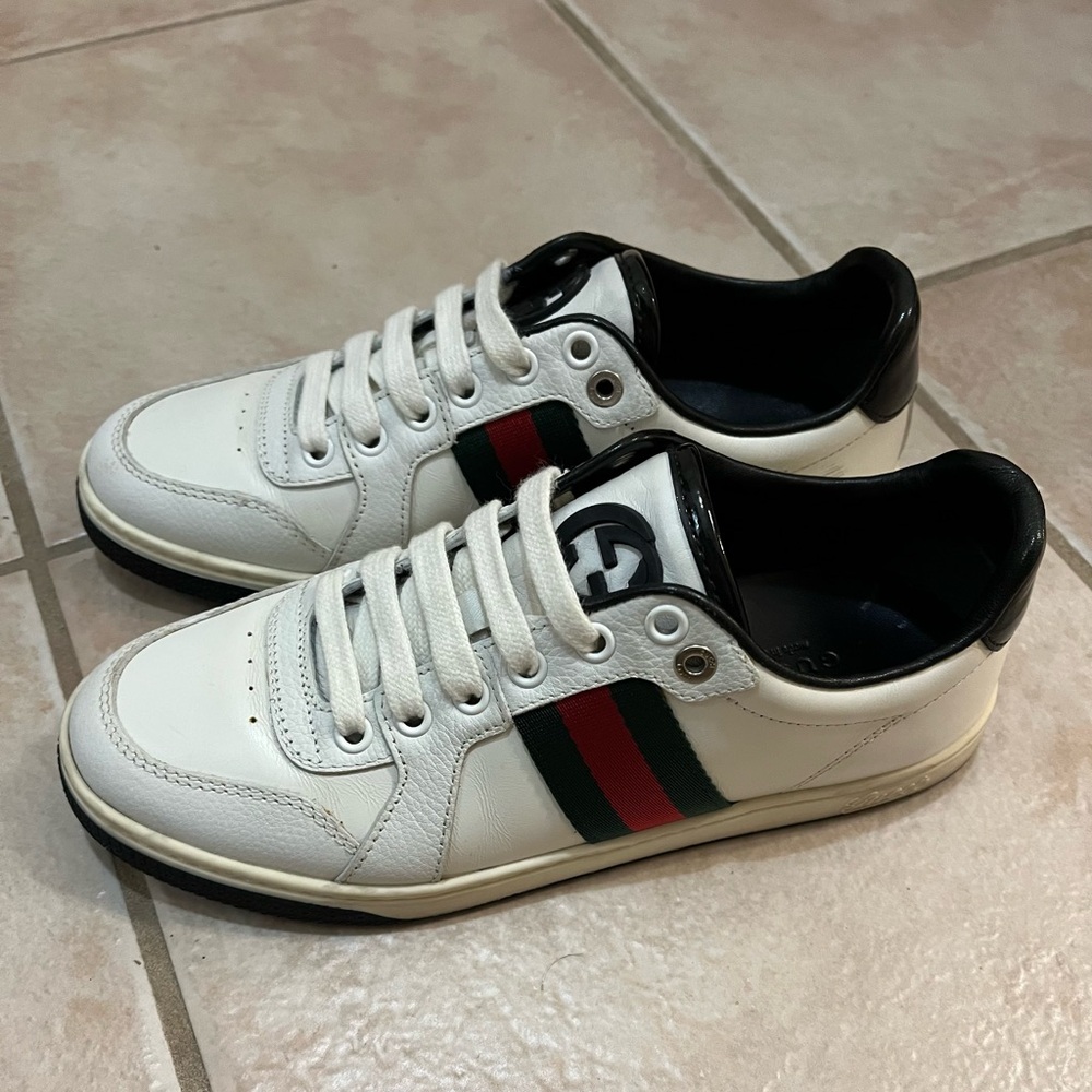 Gucci White Low Top Sneakers - Size 35.5 - Classic GG Logo